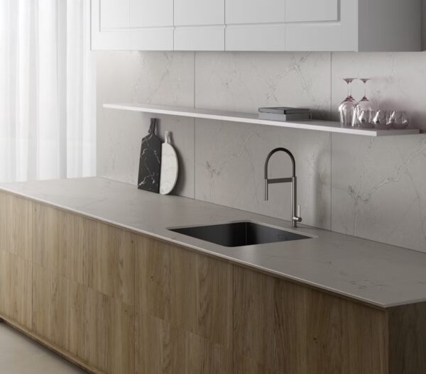 Silestone Victorian Silver virtuves stalvirsis